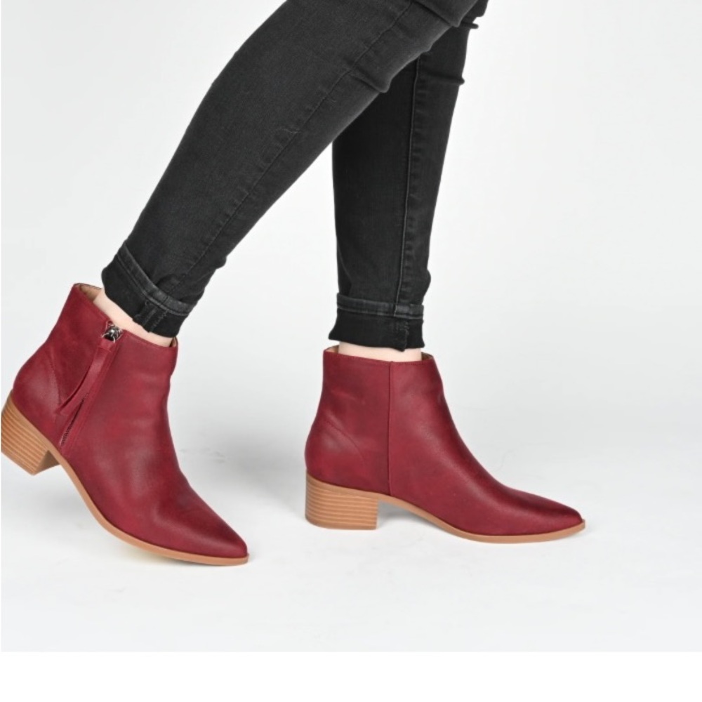 Burgundy SADIYA Boot Vegan Leather 2” Tan Heel Zip Tassel NIB Sz 9.5